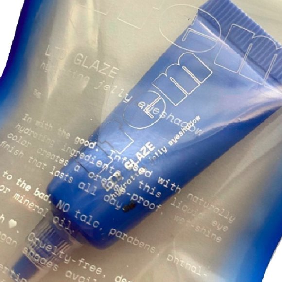 5/$25 - Item Cosmetics - Lid Glaze in Desert Weekend - Picture 2 of 3